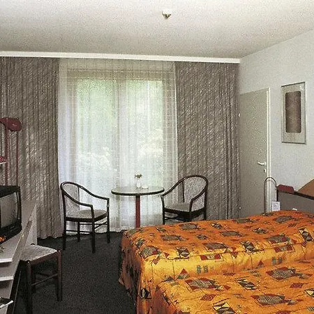 Hotel Club Praha 4*