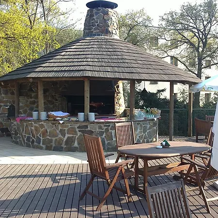 Club Praha Hotel Pruhonice